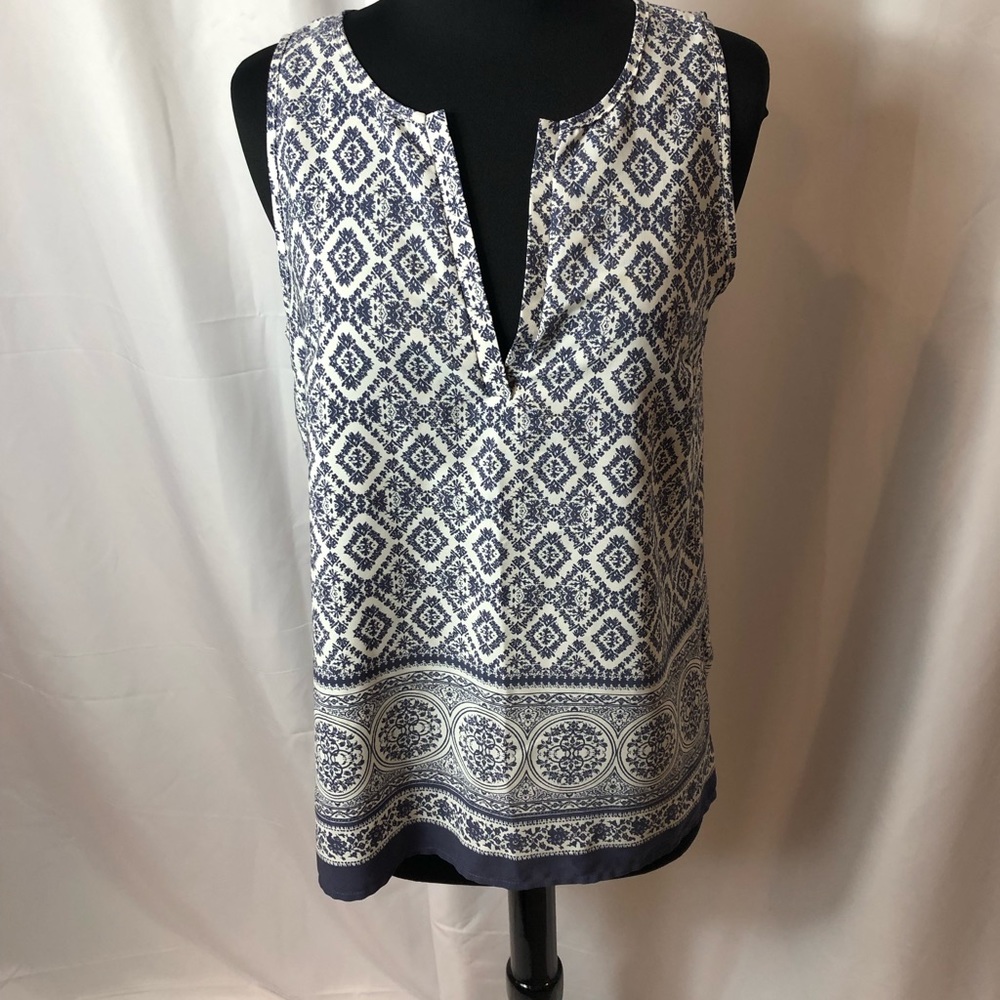 Mia & Tess summer staple top!